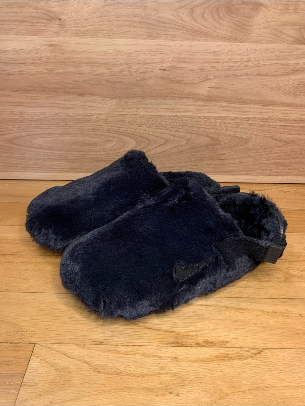 Nike Calm SE Women's Mules in Black - Size 6